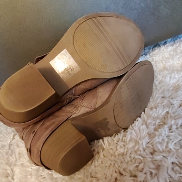 Booties - Picture 3 of 4